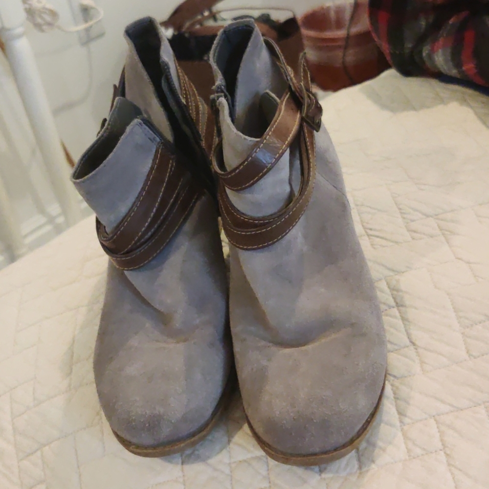 Grey Sonoma Boots